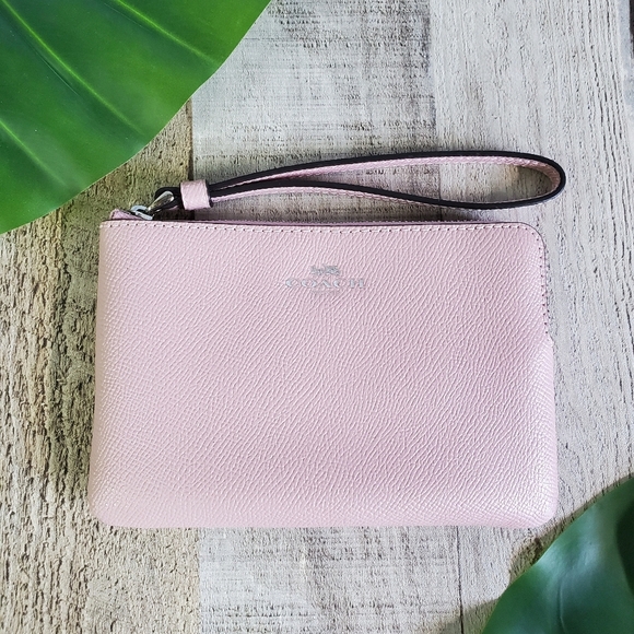 COACH | Crossgrain Leather Corner Zip Wristlet in Carnation - Picture 1 of 8